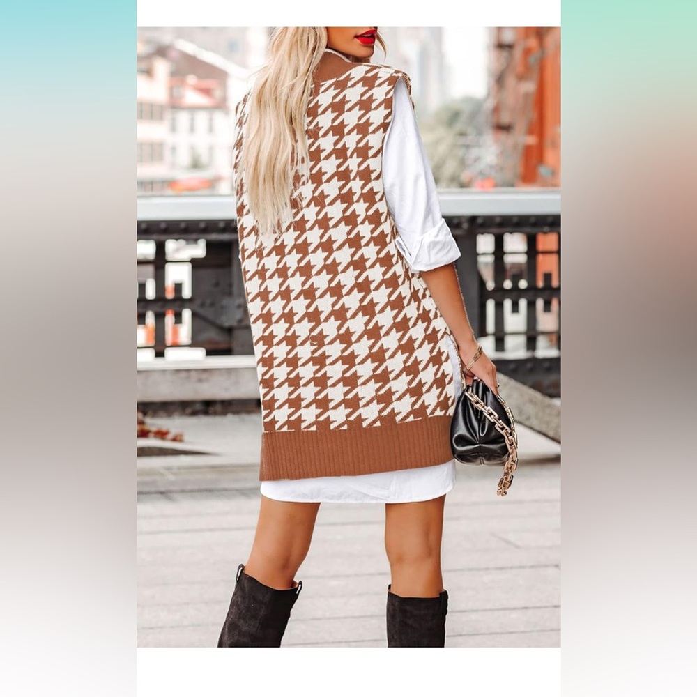 NWOT Oversized V Neck Brown and White Houndstooth Sweater Vest Size L.